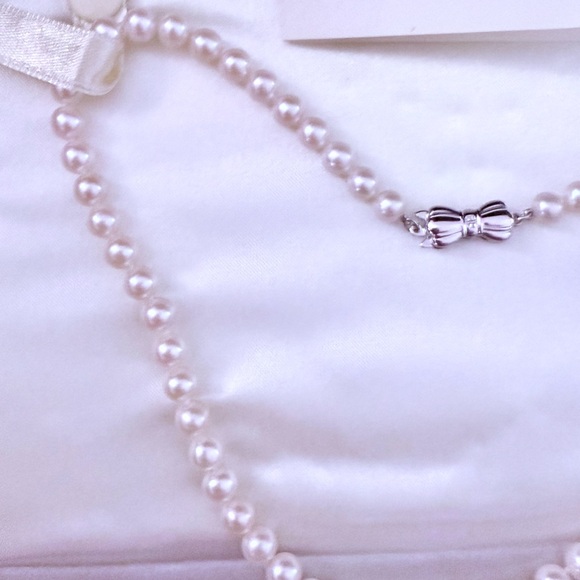 MIKIMOTO Sea Magic White Pearl Necklace - Picture 4 of 10
